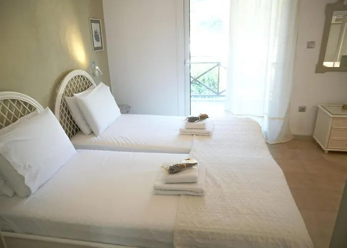 Delfini Villa, Beachfront 2-bdrm Maisonette Prázdninový dům Posidi