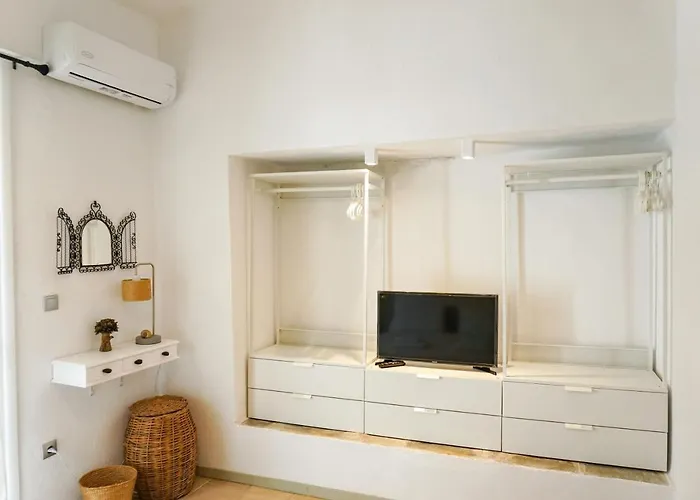 Delfini Villa, Beachfront 2-bdrm Maisonette Prázdninový dům Posidi