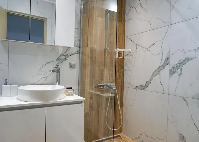 Delfini Villa, Beachfront 2-bdrm Maisonette *