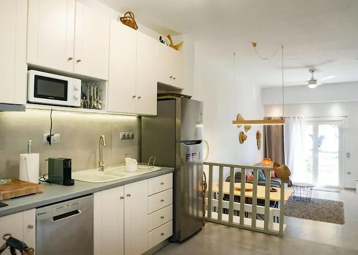 Delfini Villa, Beachfront 2-bdrm Maisonette 度假居 波塞蒂