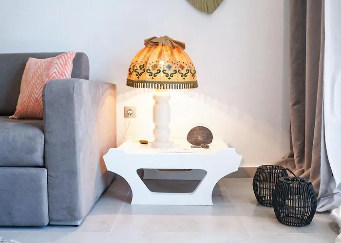 Delfini Villa, Beachfront 2-bdrm Maisonette * 波塞蒂